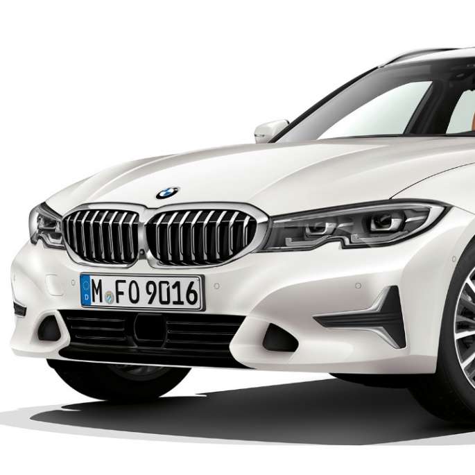 Model Luxury Line three-quarter front shot BMW 3 Series Touring, Model Luxury Line three-quarter front shot