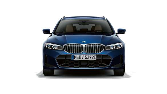 BMW 3 Series Touring LCI G21 front view standing BMW 3 Series Touring LCI G21 Tansanit Blue II front view standing
