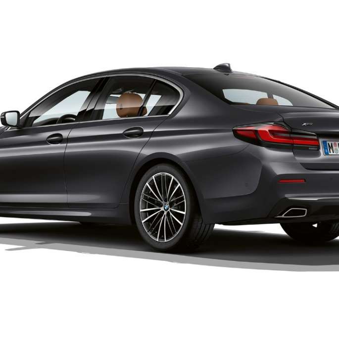 BMW 5 Series Sedan G30 Basic equipment rear BMW 5 Series Sedan 540i G30 2020 Basic equipment in Sophisto Grey three-quarter rear view