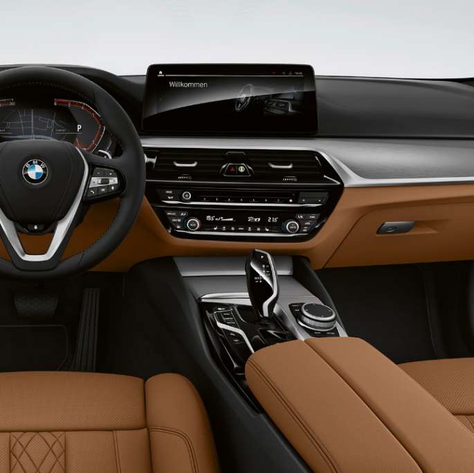 Cockpit BMW 5 Series Sedan G30 Basic equipment Cockpit BMW 5 Series Sedan 540i G30 2020 Basic equipment Sensatec Cognac interior