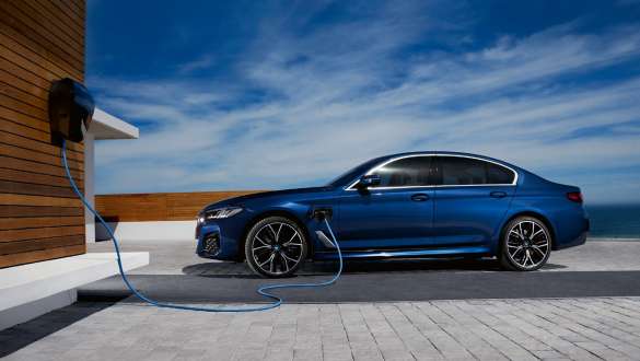 BMW 5 Series Sedan Plug-in hybrid 2021 G30 side view BMW 5 Series Sedan Plug-in hybrid 2021 G30 side view on BMW Wallbox