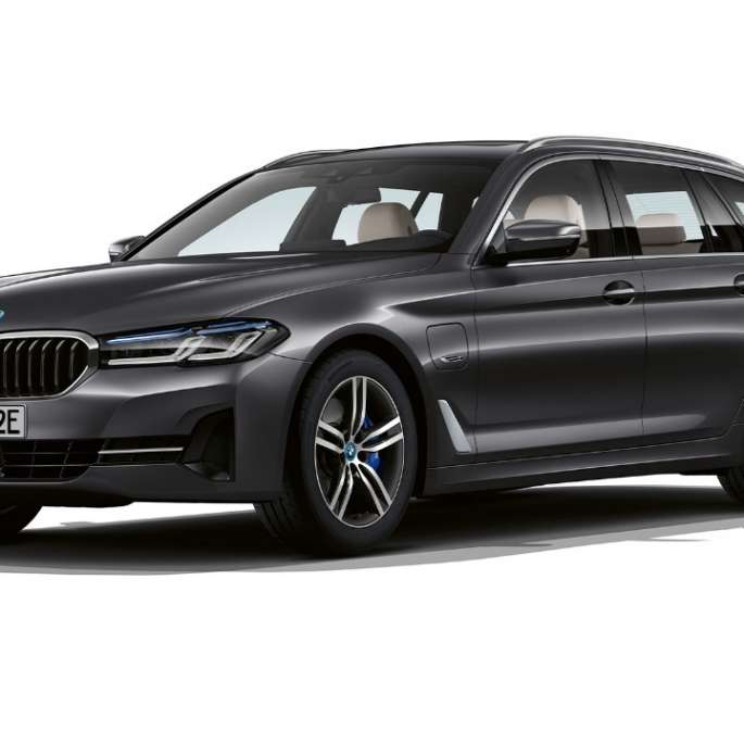 BMW 5 Series Touring 530i G31 2020 Basic equipment front BMW 5 Series Touring 530i G31 2020 Basic equipment in Sophisto Grey three-quarter front view