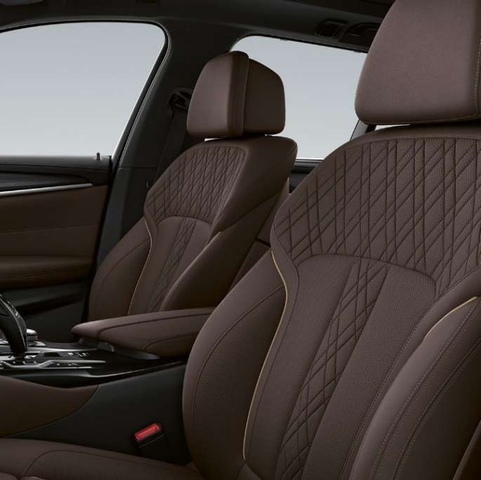 Upholstery BMW 5 Series Touring G31 Luxury Line Upholstery in Exclusive leather 'Nappa' Mokka exclusive stitching with piping in contrast BMW 5 Series Touring 530i G31 2020 Luxury Line interior