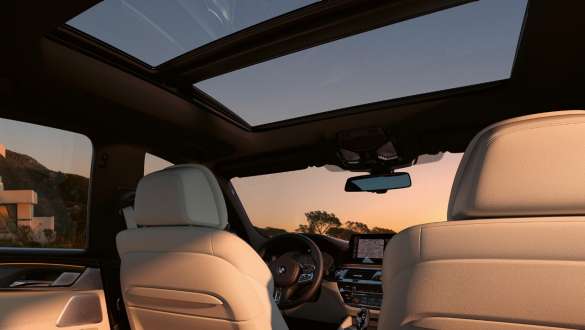 Panorama glass roof BMW 6 Series Gran Turismo G32 2020 Panorama glass roof BMW 6 Series Gran Turismo 640i xDrive G32 2020 interior