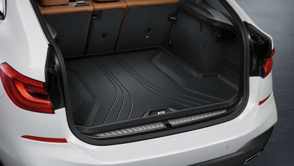 BMW luggage compartment mat front BMW 6 Series Gran Turismo G32 2020 close up BMW luggage compartment mat front BMW 6 Series Gran Turismo G32 2020 trunk