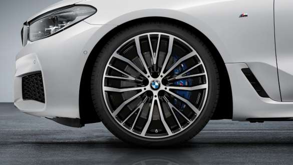 21" BMW light alloy wheel V-spoke style 687 Bicolor single front wheel without tyre BMW 6 Series Gran Turismo G32 2020 21" BMW light alloy wheel V-spoke style 687 Bicolor single front wheel without tyre BMW 6 Series Gran Turismo G32 2020 close up