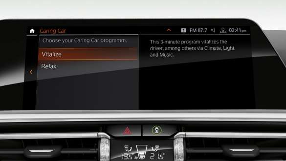 BMW 8 Series Coupé Caring Car BMW 8 Series Coupé control display with Caring Car