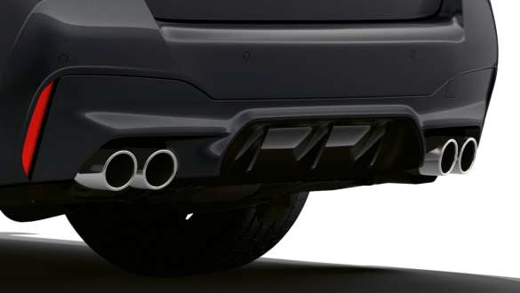 M specific twin tailpipes BMW M5 F90 2020 M specific twin tailpipes BMW M5 F90 LCI Facelift 2020 Brands Hatch Grey metallic close-up rear apron