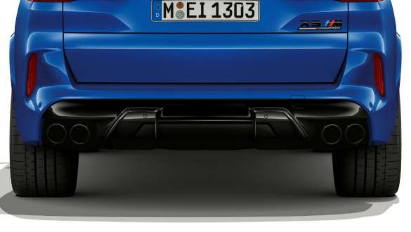 M Sports exhaust system of the BMW X5 M Competition M Sport exhaust system BMW X5 M Competition Marina Bay Blue metallic F95 rear view