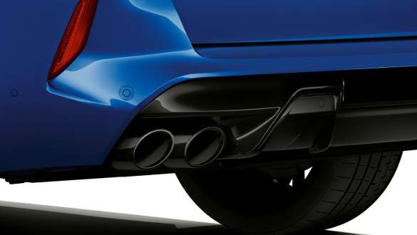 Tailpipe trims of the BMW X5 M Competition Tailpipe trims in Black Chrome BMW X5 M Competition F95 Marina Bay Blue metallic exterior
