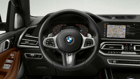 BMW X7 M Automobile with M leather steering wheel BMW X7 M Automobile, cockpit with M leather steering wheel, G07