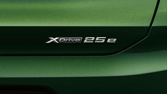 Rear view BMW X2 F39 BMW X2 xDrive F39 Sanremo Green metallic rear view badge