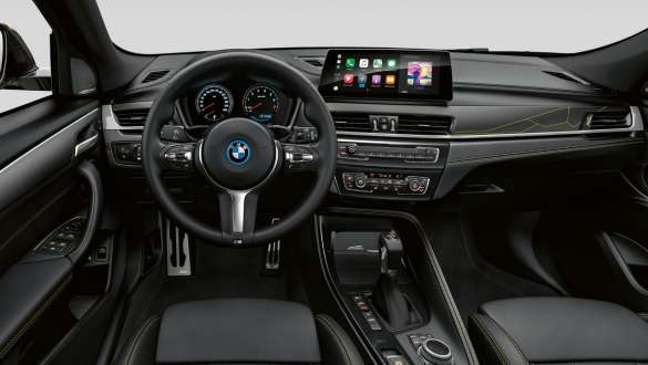 Cockpit BMW X2 F39 Cockpit Active cruise control with Stop&Go function BMW X2 F39 interior