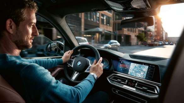 Connected Navigation BMW X5 BMW X5 G05 2018 interior driver using Connected Navigation