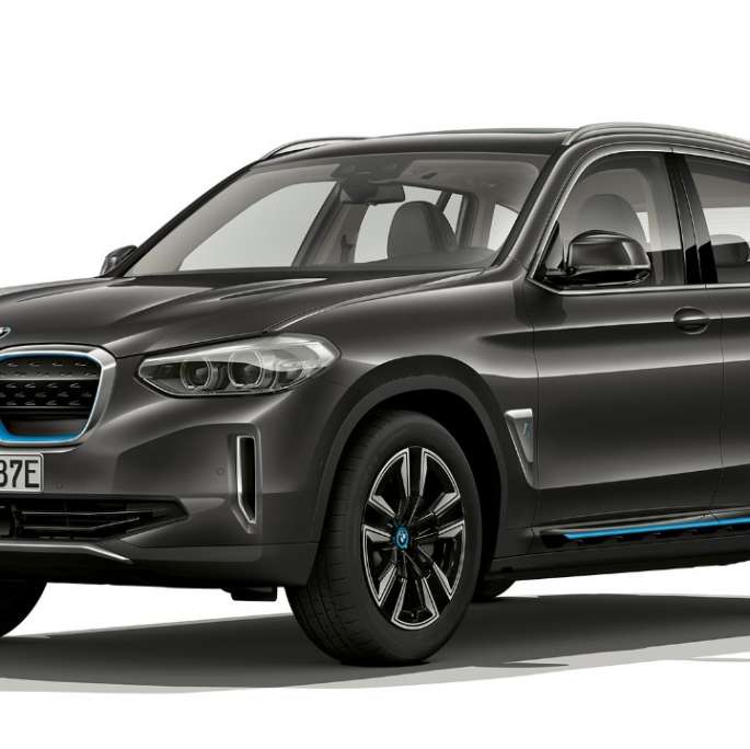 BMW iX3 G08 2020 Model “Inspiring” three-quarter front view BMW iX3 G08 2020 Model “Inspiring” Sophisto Grey Brilliant Effect three-quarter front view