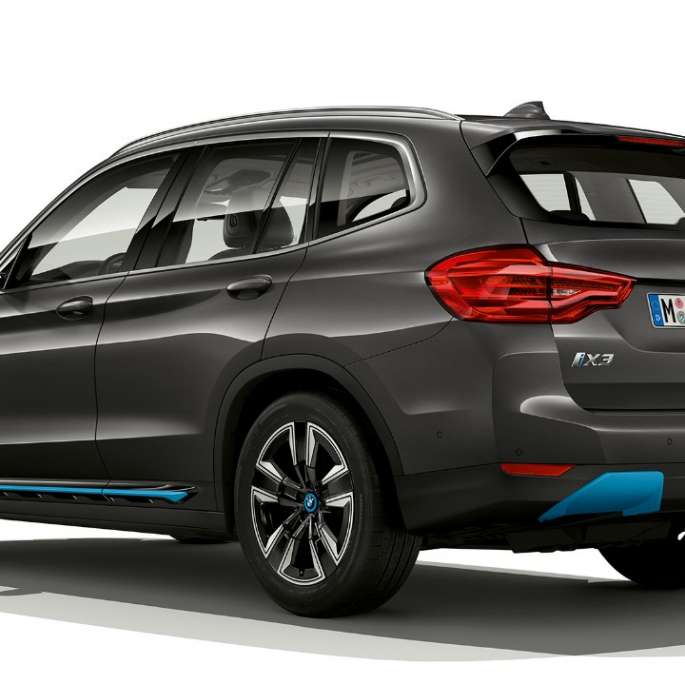 BMW iX3 G08 2020 Model “Inspiring” three-quarter rear view BMW iX3 G08 2020 Model “Inspiring” Sophisto Grey Brilliant Effect three-quarter rear view