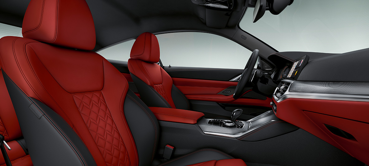Leather trim 'Merino' Fiona Red/Black BMW 4 Series Coupé Individual 2020 G22 Interior BMW Individual extended leather trim 'Merino' Fjord Blue/Black BMW 4 Series Coupé Individual G22 2020 interior