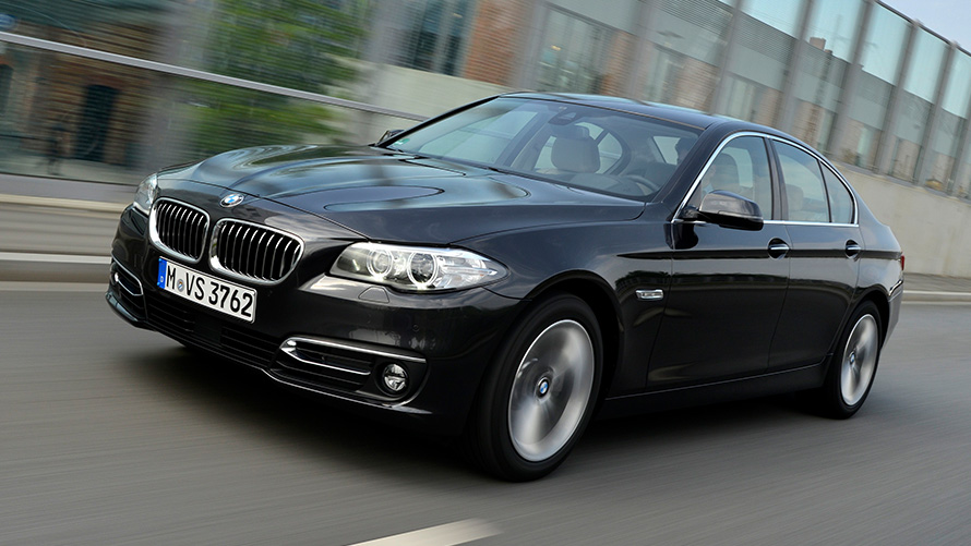 Image comparison: BMW G31 5 Series Touring against predecessor F11 5 Series