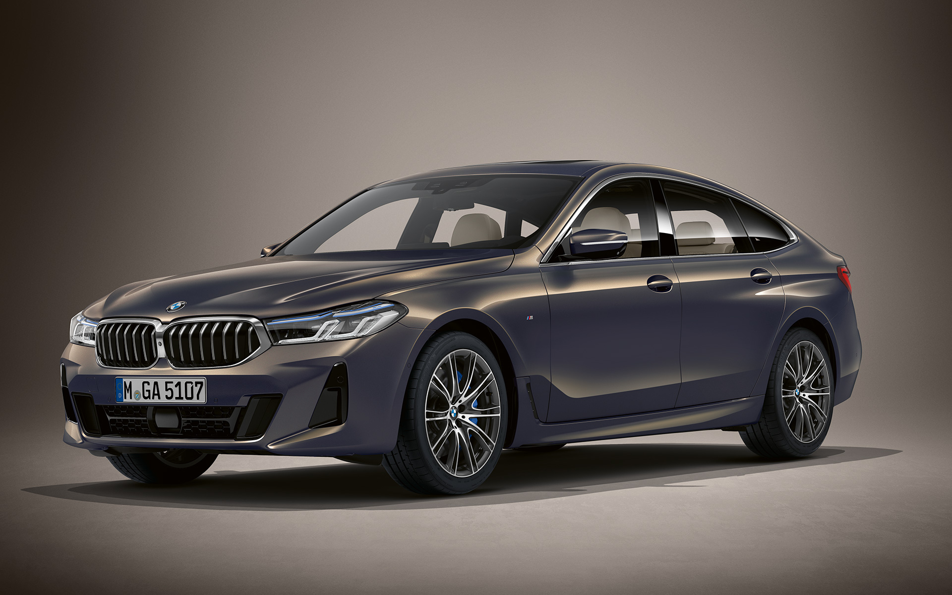 BMW Individual paint finish Alvit Grey metallic BMW 6 Series Gran Turismo G32 2020 BMW Individual paint finish Alvit Grey metallic BMW 6 Series Gran Turismo G32 2020 three-quarter front view standing
