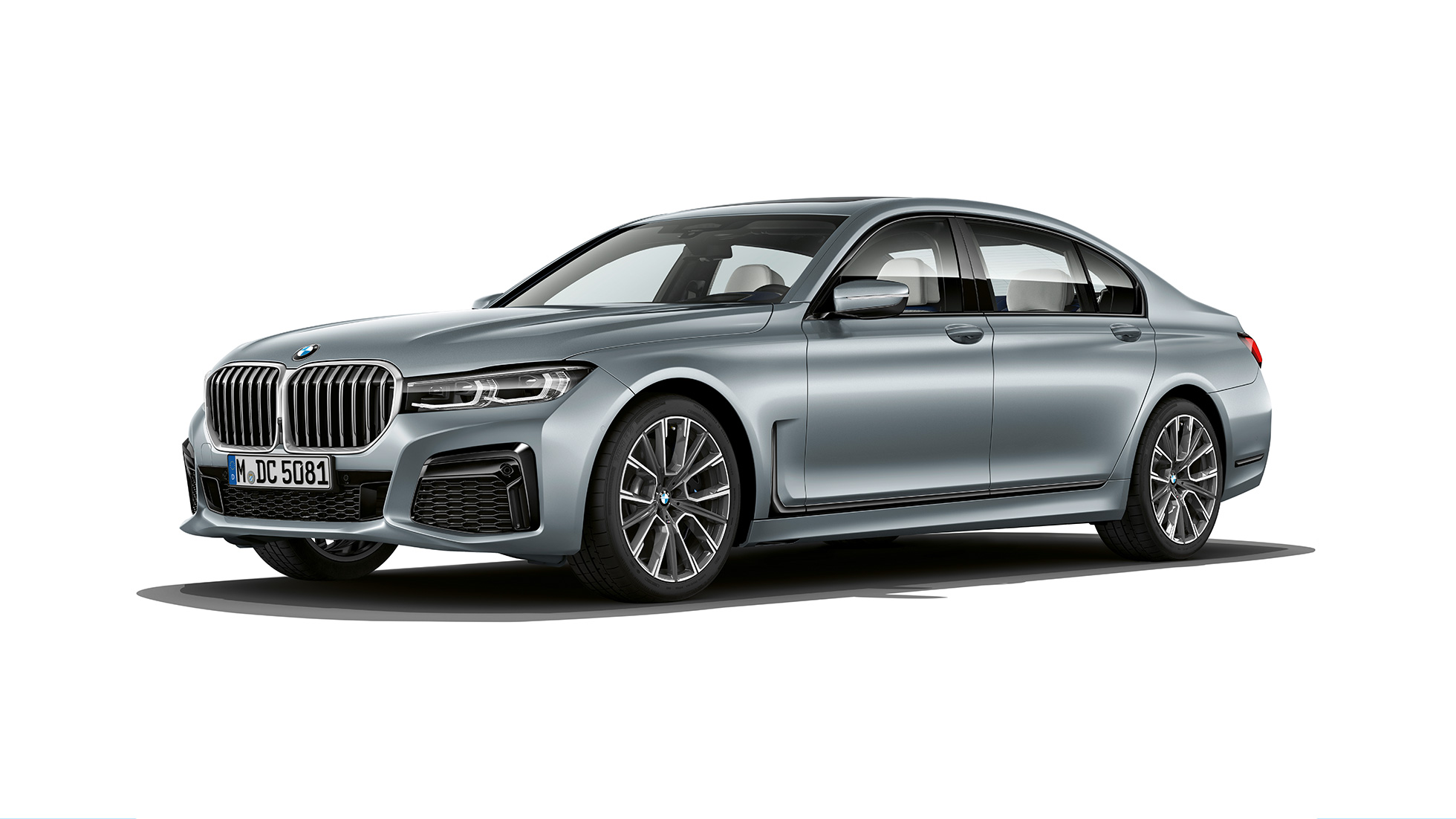 BMW 7 Series Sedan M Sport package, three-quarter front view BMW 7 Series Sedan Frozen Bluestone metallic M Sport package in three-quarter front view