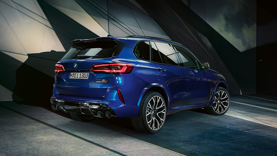 BMW Financial Services for BMW X5 M Competition F95 2020  BMW Financial Services for BMW X5 M Competition F95 2020 SUV three-quarter rear view standing