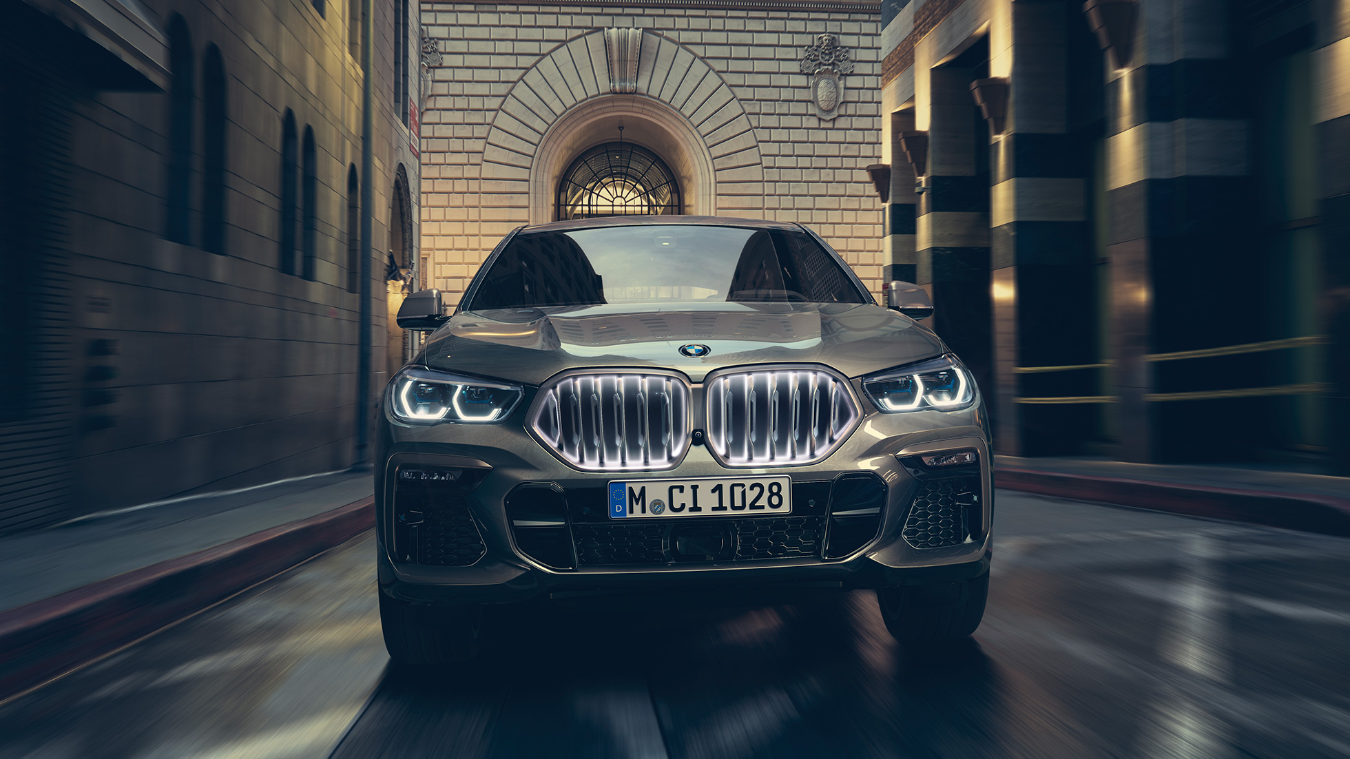 BMW X6 M50i with M TwinPower Turbo petrol engine BMW X6 M50i with M TwinPower Turbo petrol engine G06 Manhattan metallic front view