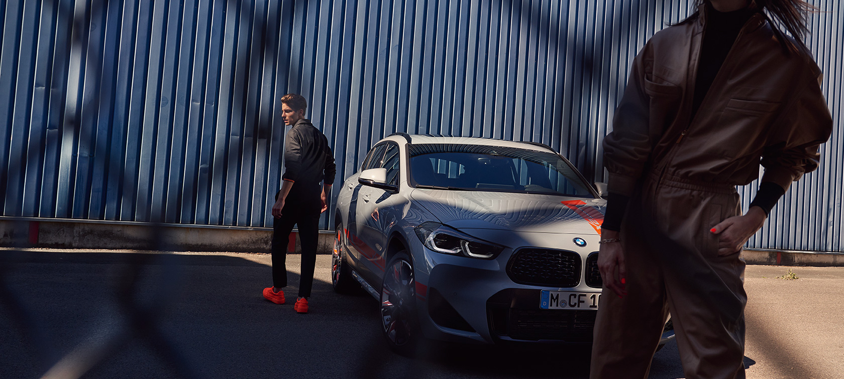 Three quarter front view BMW X2 F39 BMW X2 2020 F39 Brooklyn Grey three quarter front view