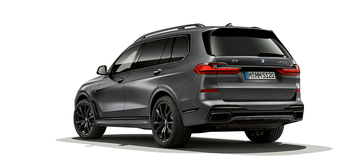 BMW Dark Shadow Edition three-quarter rear view BMW X7 G07 Dark Shadow Edition three-quarter rear view