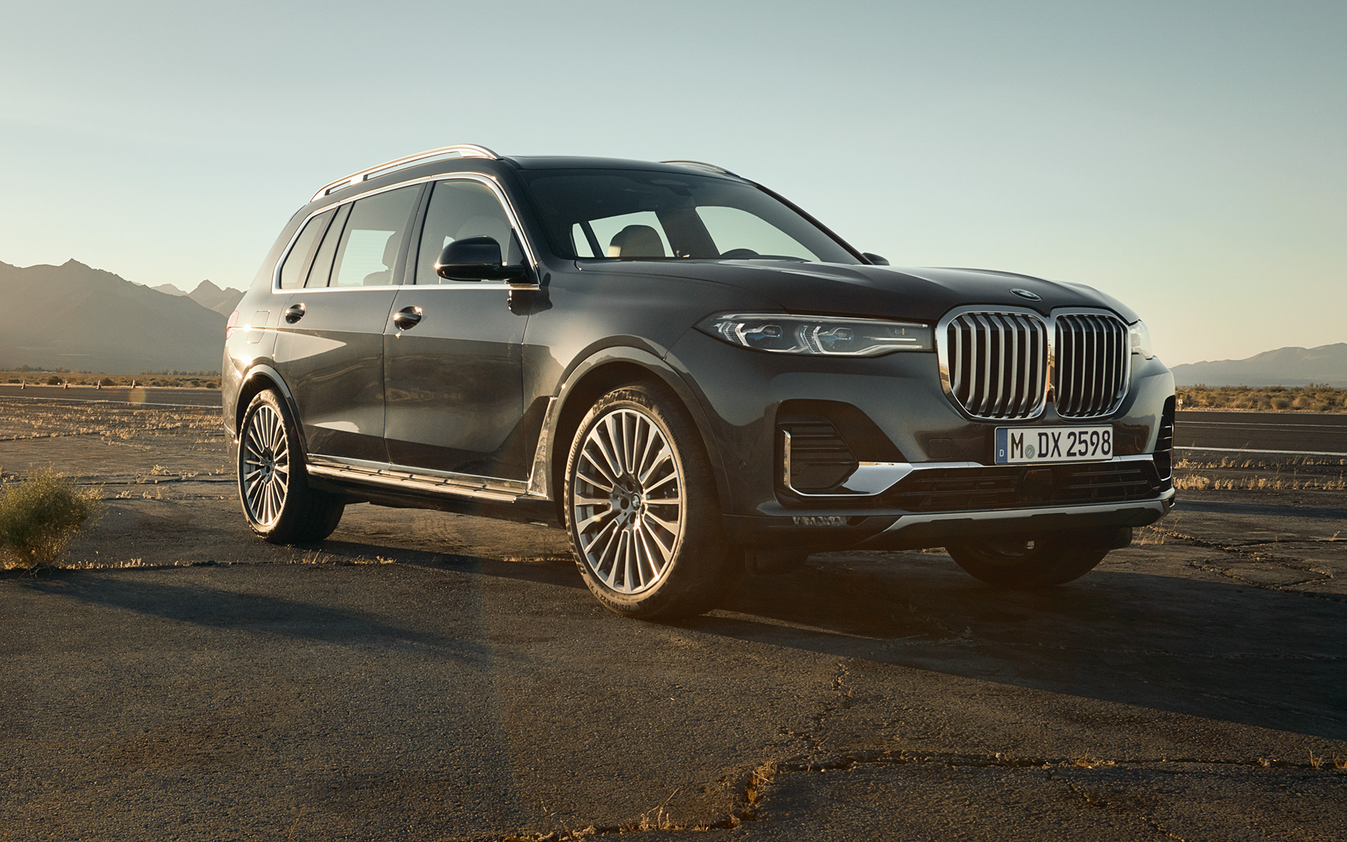 BMW X7 woth Executive Drive Pro G07 2019 three-quarter rear view BMW X7 woth Executive Drive Pro G07 2019 three-quarter rear view