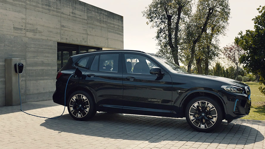 BMW electric cars BMW iX3 home charging video BMW electric cars BMW iX3 home charging video