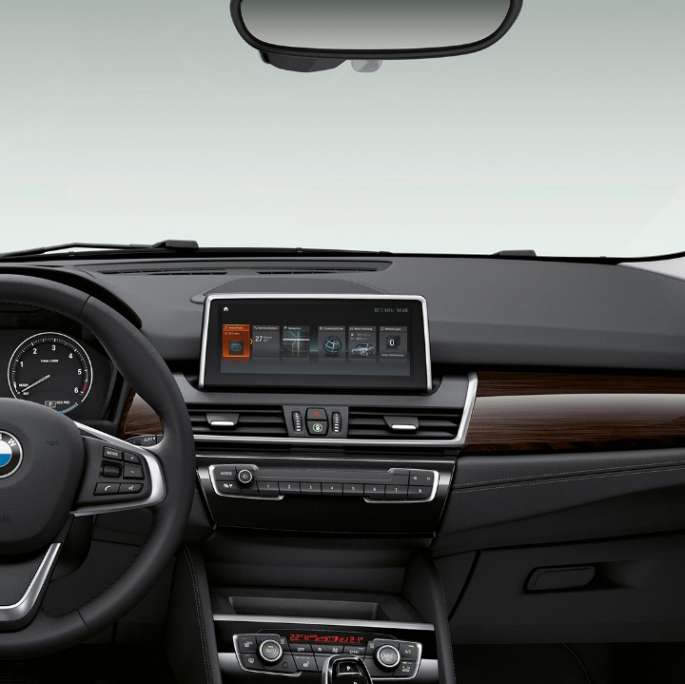 Cockpit BMW 2 Series Gran Tourer 218d xDrive Model Luxury Line F46 2018 interior