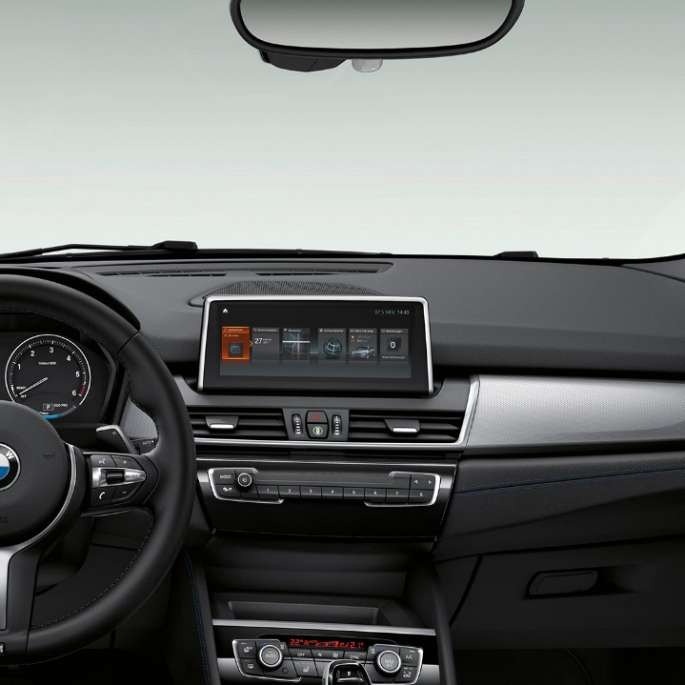 Cockpit BMW 2 Series Gran Tourer 220d xDrive Model M Sport F46 2018 interior